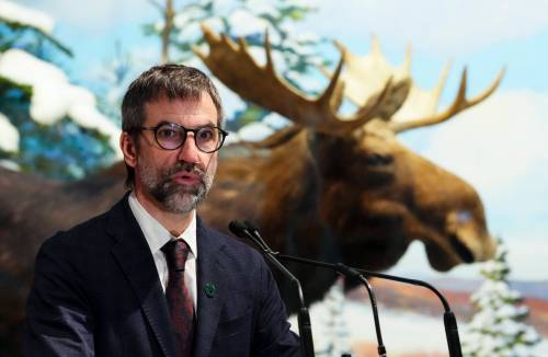 THE CANADIAN PRESS/Sean Kilpatrick
                                Steven Guilbeault, a former minister of environment and climate change, will leave parliament later this summer, citing &ldquo;backsliding&rdquo; by the government on dealing with 
climate change.