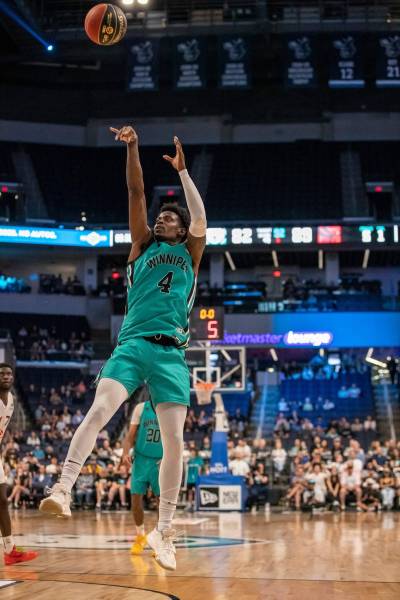 BROOK JONES / FREE PRESS FILES
                                Winnipeg Sea Bears forward Trevon Scott will be making his regular-season debut with the hometown hoops club on Friday against the Calgary Surge.