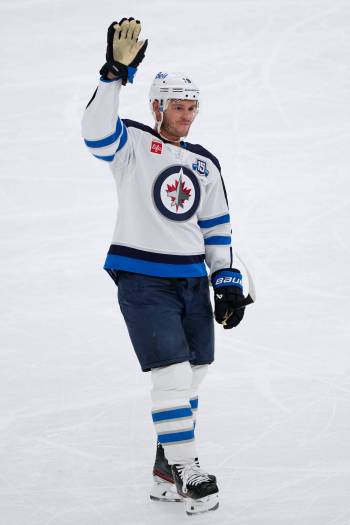 Nam Y. Huh / THE ASSOCIATED PRESS FILES
                                Winnipeg Jets centre Jonathan Toews is hanging up his blades on his storied career.