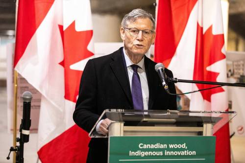 MIKAELA MACKENZIE / FREE PRESS FILES
                                &ldquo;This is good news for Manitoba, good news for our economy, good news for employers and, of course, the work permit holders,&rdquo; Liberal MP Terry Duguid (Winnipeg South) said Monday.