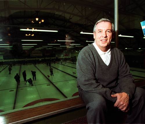WAYNE GLOWACKI / FREE PRESS FILES
                                Don Duguid at the Granite Curling Club in January 1999. Duguid was one of Canada&rsquo;s best-known curling broadcasters.