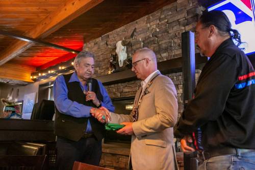 BROOK JONES/FREE PRESS
                                Members of the Indigenous Taxi Safety Committee and representatives from Duffy&rsquo;s Taxi and Unicity Taxi attend a breaking bread dinner with Winnipeg mayor Scott Gillingham at the Pony Corral on Nairn Avenue Thursday.