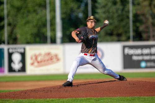 BROOK JONES / FREE PRESS
                                Manitoba Mosquitoes starting pitcher Ryo Kohigashi was staked to an early lead against the Lincoln Saltdogs on Friday night.