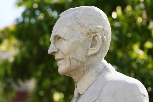 LYNNE SLADKY / THE ASSOCIATED PRESS FILES
                                A sculpture of automotive manufacturing pioneer Henry Ford is displayed at the Edison and Ford Winter Estates in Fort Myers, Fla.