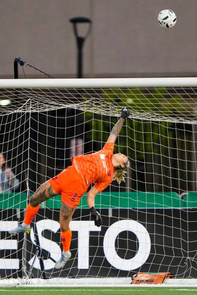 NSL PHOTO
                                Calgary Wild goalkeeper Katelin Talbert backstopped her team to the club&rsquo;s first regulation win of the season last Saturday.