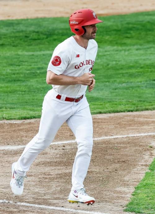 JOHN WOODS / FREE PRESS FILES
                                Winnipeg Goldeyes outfielder Max Murphy said he&rsquo;s been making an effort to be &lsquo;more of a leader&rsquo; to the younger players on the team.