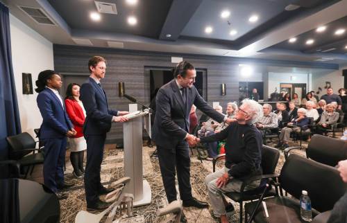 Free Press files
                                Premier Wab Kinew chats with resident Elaine Cowan at the March 2026 announcement of a new seniors home to be built in Bridgwater.