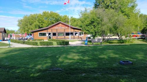 RYAN DESJARLAIS PHOTO
                                The Halcrow Lake Golf & Country Club in The Pas offers a par-friendly nine hole course along with a putting green and a driving range.