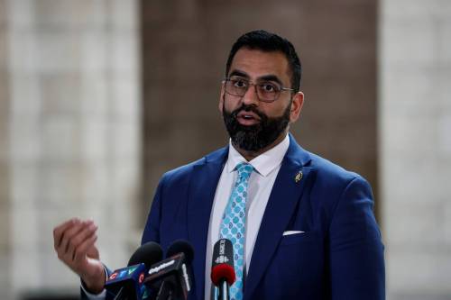 JOHN WOODS / FREE PRESS FILES
                                Progressive Conservative leader Obby Khan announced Monday that he is stepping down.