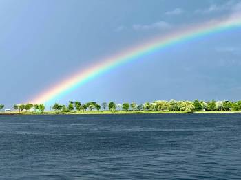 Gord Mackintosh photo
                                A colourful view toward Seven Oaks, Ont.