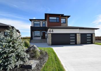 Todd Lewys photos / Free Press
                                The spacious New Haven B at 44 Ash Cove is a well-conceived family home that shines inside and out.