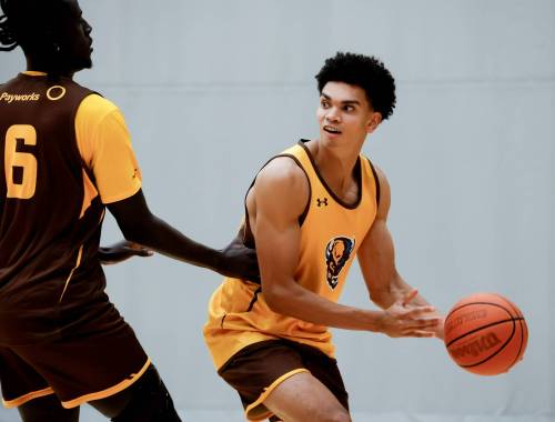 JOHN WOODS / FREE PRESS
                                Tevan Vigilance is still young but he is considered one of the older guys on the University of Manitoba Bisons basketball team.