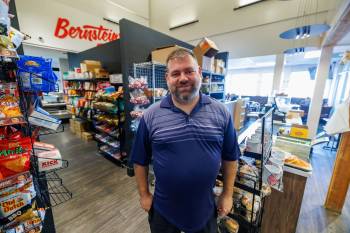 MIKE DEAL / FREE PRESS
                                Aaron Bernstein, owner of Bernstein&rsquo;s Deli on Corydon Ave., found out Wednesday about Manitoba Hydro&rsquo;s planned power outage on Friday and says his business could lose $5,000 because of the outage.