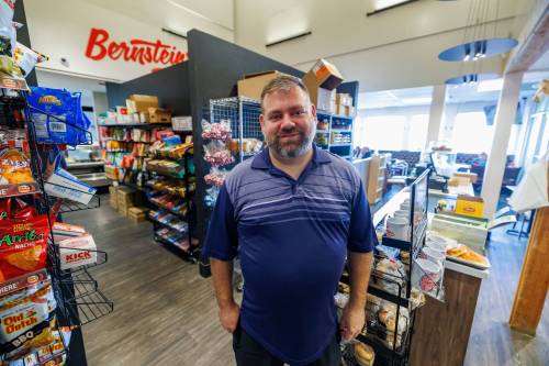 MIKE DEAL / FREE PRESS
                                Aaron Bernstein, owner of Bernstein&rsquo;s Deli on Corydon Ave., found out Wednesday about Manitoba Hydro&rsquo;s planned power outage on Friday and says his business could lose $5,000 because of the outage.