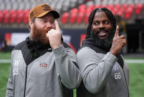 Darryl Dyck / THE CANADIAN PRESS FILES
                                Winnipeg Blue Bombers offensive linemen Patrick Neufeld (left) and Stanley Bryant (right) are two of the club&rsquo;s veteran core that have been part of the golden-era run of two Grey Cups and five championship game appearances between 2019 and 2024.